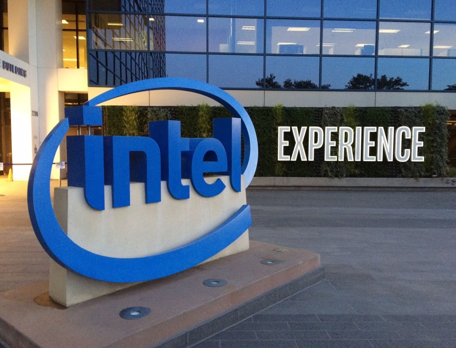Intel Experience Commercial Signage